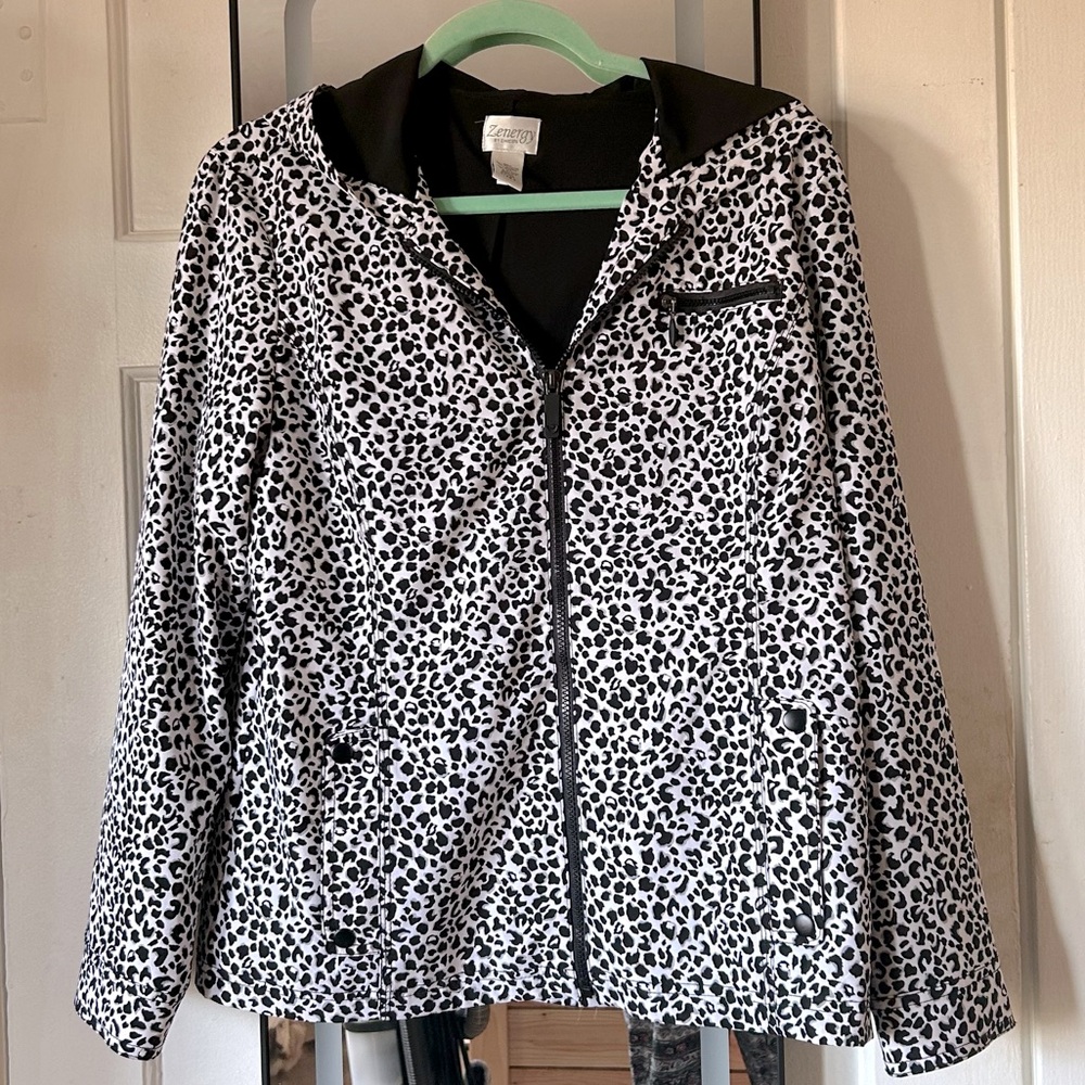 Chicos Zenergy Animal Print Jacket